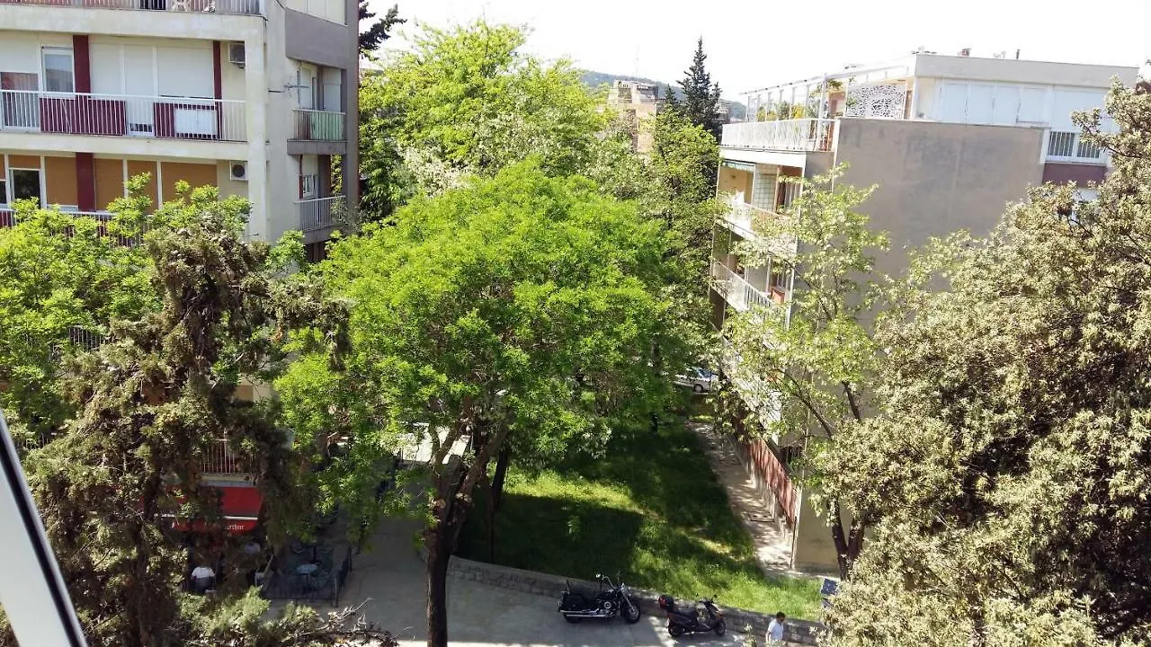 D & J Apartment Split